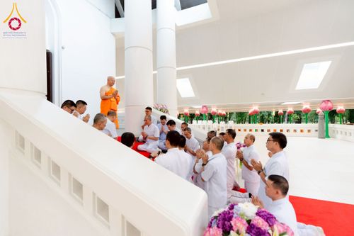 ภาพ No.223910:วันอาทิตย์ที่ 11 พฤษภาคม พ.ศ. 2568 พิธีอุปสมบทสามเณรเปรียญธรรมอุปสมบทอุทิศชีวิต 9 รูป อุบาสก 1 ท่าน ณ อุโบสถพระไตรปิฏกวัดพระธรรมกาย