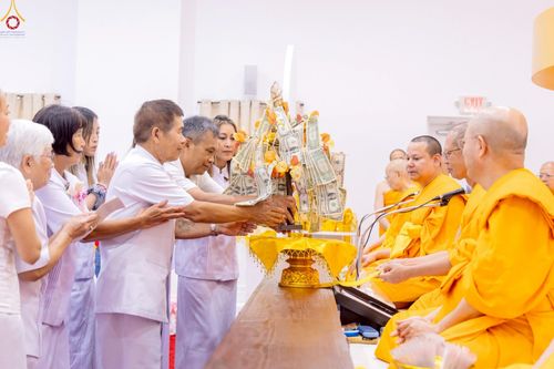 ภาพ No.234770:วันอาทิตย์ที่ 20 กรกฎาคม  พ.ศ.2568 พิธีทอดผ้าป่าภาคพื้นอเมริกา พิธีเจริญพระพุทธมนต์ ฉลองอาคารแก้วธรรมชัยรัตนอนันต์ วัดพระธรรมกายเทนเนสซี ประเทศสหรัฐอเมริกา