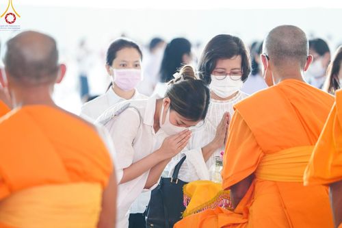 ภาพ No.81174:พิธีถวายหนังสือธรรมะ บาลี นักธรรม ทางก้าวหน้า วันเสาร์ที่ 27 พฤษภาคม พ.ศ. 2566 ณ บ้านแก้วเรือนทองคุณยายอาจารย์ฯ สภาธรรมกายสากล