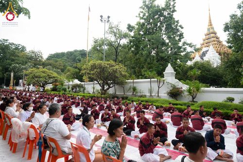 ภาพ No.351506:วันที่ 22 กันยายน พ.ศ. 2569  พิธีตักบาตรสามเณรธรรมทายาท โครงการบรรพชาพัฒนาคุณธรรม จริยธรรม  สำหรับนักเรียนนายสิบตำรวจ (นสต.) รุ่นที่ 16 ศูนย์ฝึกอบรมตำรวจภูธรภาค 1  ณ วัดพระพุทธบาทราชวรมหาวิหาร