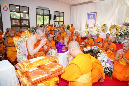 ภาพ No.315114:วันจันทร์ที่ 23 มีนาคม พ.ศ. 2569 พิธีบำเพ็ญกุศล คุณพ่อณรงค์ จินตมากุล  สิริอายุ 99 ปี 11 เดือน โยมบิดา พระครูปลัดรัตนวีรวัฒน์ (รังสฤษดิ์ อิทฺธิจินตโก) ที่ปรึกษาเจ้าคณะจังหวัดปทุมธานี เจ้าอาวาสวัดพระธรรมกาย  ณ ห้องปลูกศรัทธา 2 วัดพระธรรมกาย ปทุมธานี