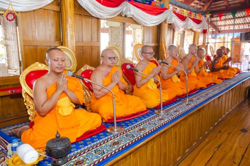 ภาพ No.173181:พิธีทอดกฐิน วัดช้างใหญ่ จ.พระนครศรีอยุธยา ในโครงการกฐินสามัคคีทั่วไทย 30,000 วัด บูชาธรรม 80 ปี หลวงพ่อธัมมชโย โดยคณะศิษยานุศิษย์วัดพระธรรมกาย วันที่ 2 พฤศจิกายน พ.ศ. 2567