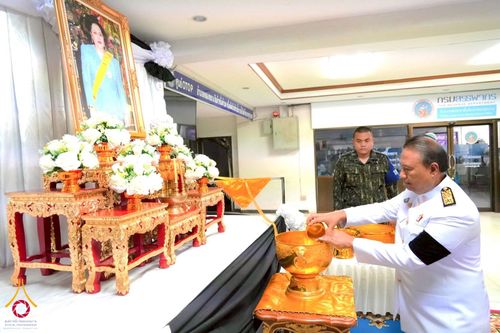 ภาพ No.260863:อำเภอคลองหลวง จัดพิธีสรงน้ำพระบรมศพ สมเด็จพระนางเจ้าสิริกิติ์ พระบรมราชินีนาถ พระบรมราชชนนีพันปีหลวง  ด้วยสำนึกในพระมหากรุณาธิคุณตราบนิจนิรันดร์ วันที่ 26 ตุลาคม พ.ศ. 2568 เวลา 09.30 น. ณ ที่ว่าการอำเภอคลองหลวง จังหวัดปทุมธานี