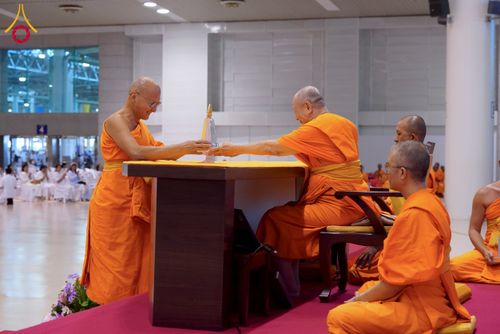 ภาพ No.232124:วันอาทิตย์ที่ 6 กรกฏาคม พ.ศ. 2568 พิธีมอบโล่เกียรติคุณ สวดธัมมจักกัปปวัตตนสูตร และรางวัลโครงการผู้นำแสงสว่างออนไลน์ ณ ห้องแก้วสารพัดนึก1 สภาธรรมกายสากล วัดพระธรรมกาย