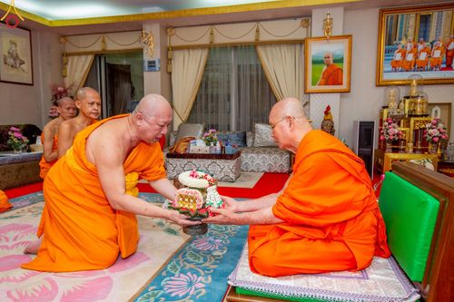 ภาพ No.84943:พิธีทำสามีจิกรรมและรับฟังโอวาท จากพระผู้ใหญ่ พระมหาเถระ พระสังฆาธิการ เนื่องในเทศกาลเข้าพรรษา ของคณะสงฆ์วัดพระธรรมกาย นำโดยหลวงพ่อทัตตชีโว วันที่ 3 สิงหาคม พ.ศ. 2566