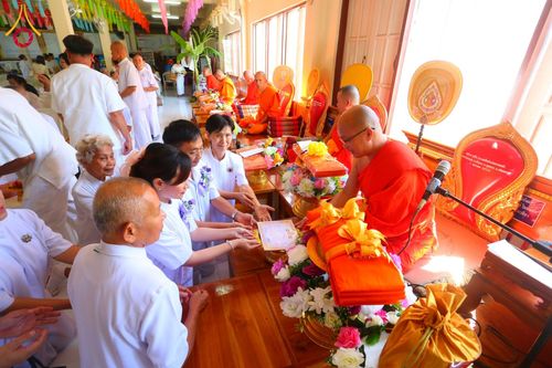 ภาพ No.169120:พิธีทอดกฐิน ณ วัดร่องขุน จ.เชียงราย ในโครงการกฐินสามัคคีทั่วไทย 30,000 วัด บูชาธรรม 80 ปี หลวงพ่อธัมมชโย โดยคณะศิษยานุศิษย์วัดพระธรรมกาย วันที่ 23 ตุลาคม พ.ศ. 2567