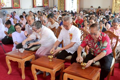 ภาพ No.253440:วันที่ 12 ตุลาคม พ.ศ. 2568 พิธีทอดกฐินสามัคคีทั่วไทย 30,000 วัด โดยคณะศิษยานุศิษย์ บูชาธรรม 81 ปี หลวงพ่อธัมมชโย ณ วัดสนามพราหมณ์  อ.เมือง จ.เพชรบุรี