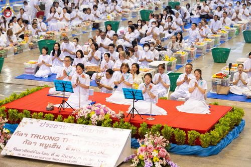 ภาพ No.126488:พิธีตักบาตร ในวันอาทิตย์ต้นเดือนที่ 3 มีนาคม พ.ศ. 2567 ณ บ้านแก้วเรือนทองคุณยายฯ วัดพระธรรมกาย