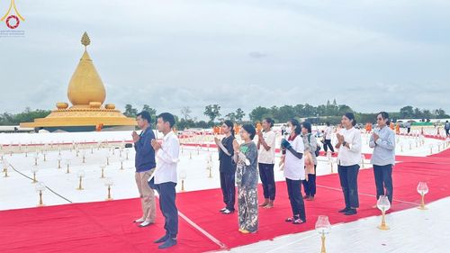 ภาพ No.128609:V.33 รวมพลังเพื่อบางกล่ำ การเตรียมงานของเจ้าหน้าที่หน่วยงานต่างๆ เพื่องานธรรมยาตราอัญเชิญพระบรมสารีริกธาตุ ประดิษฐาน ณ มหารัตนเจดีย์สิริปทุมสวรรค์ (เจดีย์อริยพุทธะ 5 พระองค์) ศูนย์ปฏิบัติธรรมภาคใต้ อ.บางกล่ำ จ.สงขลา ระหว่างวันที่ 9-10 มีนาคม พ.ศ. 2567