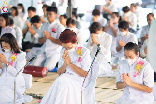 ภาพ No.108972:พิธีถวายภัตตาหารเป็นสังฆทาน แด่คณะพระธรรมยาตราฯ ในโครงการธรรมยาตรากตัญญูบูชา มหาปูชนียาจารย์ พระมงคลเทพมุนี(สด จนฺทสโร) พระผู้ปราบมาร อนุสรณ์สถาน 7 แห่ง ปีที่ 12 วันที่ 9 มกราคม พ.ศ. 2567 ณ อนุสรณ์สถานคลองบางนางแท่น  อ.สามพราน จ.นครปฐม