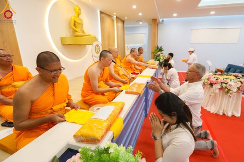 ภาพ No.95624:พิธีทอดกฐินสามัคคี เพื่อสถาปนาวัดพุทธเคปทาวน์ ประเทศสาธารณรัฐแอฟริกาใต้ วันอาทิตย์ที่ 19 พฤศจิกายน พ.ศ. 2566