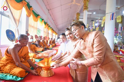 ภาพ No.172694:พิธีทอดกฐิน ณ วัดชีแวะ จ.ลพบุรี ในโครงการกฐินสามัคคีทั่วไทย 30,000 วัด บูชาธรรม 80 ปี หลวงพ่อธัมมชโย โดยคณะศิษยานุศิษย์วัดพระธรรมกาย วันที่ 27 ตุลาคม พ.ศ. 2567