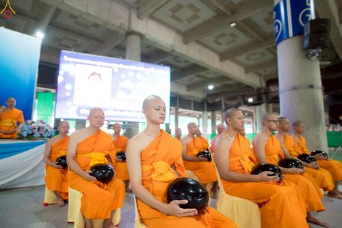 ภาพ No.235291:วันที่ 27 กรกฎาคม พ.ศ. 2568 พิธีตักบาตรฉลองพระใหม่ โครงการบรรพชาและอุปสมบทมู่รุ่นเข้าพรรษา ณ วัดพระธรรมกาย