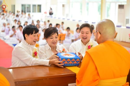 ภาพ No.149554:พิธีทอดผ้าป่ามหามงคล เพื่องานพระพุทธศาสนา , พิธีเจริญพระพุทธมนต์ และพิธีถวายสังฆทานแด่คณะสงฆ์ เนื่องในวันธรรมชัย 56 พรรษา น้อมบูชาธรรมหลวงพ่อธัมมชโย ณ ธรรมอุทยานบ้านแป้ง จ.สิงห์บุรี วันเสาร์ที่ 24 สิงหาคม พ.ศ. 2567