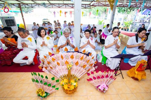 ภาพ No.173330:พิธีทอดกฐิน วัดศรีดงเย็น จ.ลำพูน ในโครงการกฐินสามัคคีทั่วไทย 30,000 วัด บูชาธรรม 80 ปี หลวงพ่อธัมมชโย โดยคณะศิษยานุศิษย์วัดพระธรรมกาย วันที่ 31 ตุลาคม พ.ศ. 2567