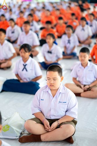 ภาพ No.103758:วันรวมพลังเด็กดี V-Star ผู้นำฟื้นฟูศีลธรรมโลก "รักษ์บวร รักษ์ศีล ๕ จังหวัดปทุมธานี" ปีที่ 5 ปีการศึกษา 2566 ณ วัดสายสุวพรรณ จ.ปทุมธานี วันศุกร์ที่ 22 ธันวาคม พ.ศ. 2566