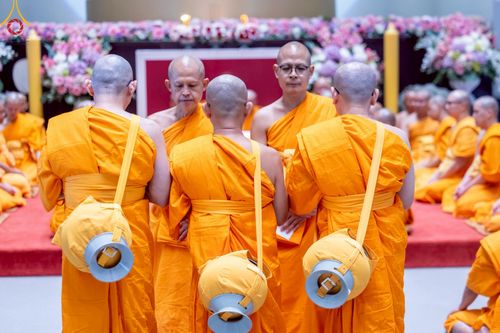 ภาพ No.217430:วันเสาร์ที่ 12 เมษายน พ.ศ. 2568 พิธีอุปสมบท ในโครงการอุปสมบทหมู่ บูชาธรรมหลวงพ่อธัมมชโย, โครงการธรรมทายาท ระดับอุดมศึกษา รุ่นที่ 52 ,  โครงการบวชพระนานาชาติ AEC & WAB CEO รุ่นที่ 4 ณ วัดพระธรรมกาย