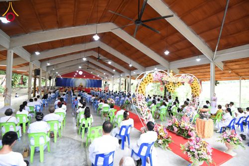 ภาพ No.166308:พิธีทอดกฐิน ณ ศูนย์ปฏิบัติธรรมบุญประสาน ในโครงการกฐินสามัคคีทั่วไทย 30,000 วัด บูชาธรรม 80 ปี หลวงพ่อธัมมชโย โดยคณะศิษยานุศิษย์วัดพระธรรมกาย วันที่ 19 ตุลาคม พ.ศ. 2567