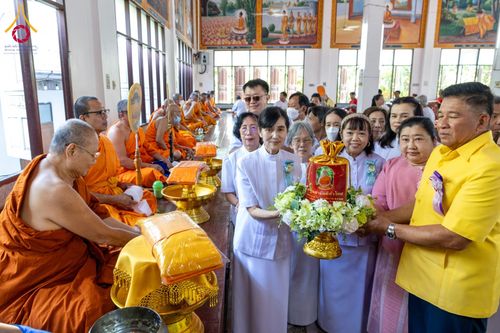 ภาพ No.183818:พิธีทอดกฐิน ณ วัดหลักสาม เขตหนองแขม กรุงเทพมหานคร ในโครงการทอดกฐินสามัคคีทั่วไทย 30,000 วัด บูชาธรรม 80 ปี หลวงพ่อธัมมชโย โดยคณะศิษยานุศิษย์วัดพระธรรมกาย วันที่ 10 พฤศจิกายน พ.ศ. 2567