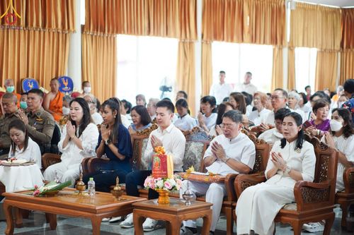 ภาพ No.171878:พิธีทอดกฐิน ณ วัดน้อยนางหงษ์ แขวงบางยี่ขัน เขตบางพลัด กรุงเทพฯ ในโครงการกฐินสามัคคีทั่วไทย 30,000 วัด บูชาธรรม 80 ปี หลวงพ่อธัมมชโย โดยคณะศิษยานุศิษย์วัดพระธรรมกาย วันที่ 26 ตุลาคม พ.ศ. 2567