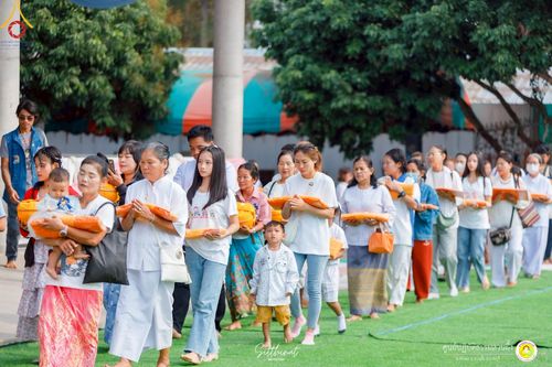 ภาพ No.215925:วันพฤหัสบดีที่ 3 เมษายน พ.ศ. 2568 พิธีบรรพชาสามเณร ภาคฤดูร้อน รุ่นที่ 15  บูชาธรรมหลวงพ่อธัมมชโย 81 ปี 81 รูป ณ ศูนย์ปฏิบัติธรรมสวนผึ้ง จ.ราชบุรี