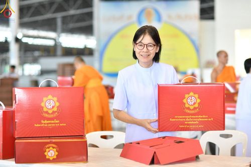 ภาพ No.210846:วันที่ 15 มีนาคม พ.ศ. 2568  บุญบรรจุกล่องไทยธรรม เพื่อถวายแด่พระสังฆาธิการ 40,000 กว่าวัดทั่วไทย ในวันคุ้มครองโลก 22 เมษายน พ.ศ. 2568