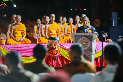 ภาพ No.104184:พิธีจุดประทีป ถวายเป็นพุทธบูชา สามเณรธรรมทายาทชาวอินโดนีเซียกว่า 1,000 รูป ณ มหาเจดีย์บุโรพุทโธ ประเทศอินโดนีเซีย ในวันที่ 23 ธันวาคม พ.ศ. 2566