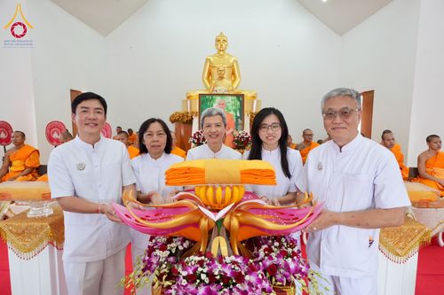 ภาพ No.175515:พิธีทอดกฐิน วัดดงดินแดง อ.อมก๋อย จ.เชียงใหม่ ในโครงการกฐินสามัคคีทั่วไทย 30,000 วัด บูชาธรรม 80 ปี หลวงพ่อธัมมชโย โดยคณะศิษยานุศิษย์วัดพระธรรมกาย วันที่ 9 พฤศจิกายน พ.ศ. 2567