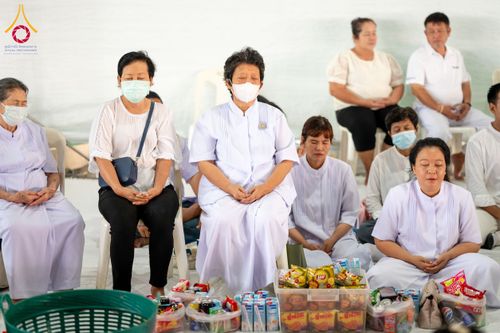 ภาพ No.61977:ตักบาตรฉลองสามเณรใหม่ มัชฌิมธรรมทายาท ณ วิหารคด คอร์ 9 วัดพระธรรมกาย วันที่ 15 เมษายน พ.ศ. 2567