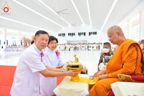 ภาพ No.152469:พิธียกฉัตรขาว 5 ชั้น กางกั้นถวายองค์พระประธาน อาคารปฏิบัติธรรมวัดสายสุวพรรณ ต.คลองสี่ อ.คลองหลวง จ.ปทุมธานี วันเสาร์ที่ 7 กันยายน พ.ศ. 2567