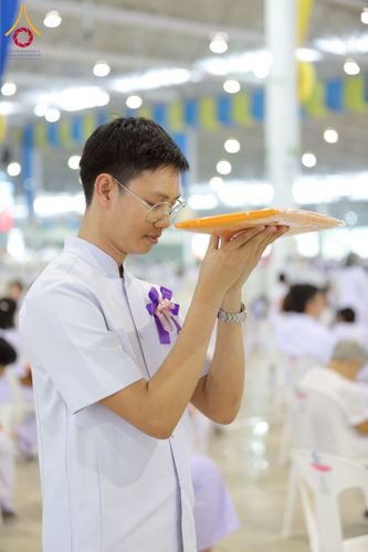 ภาพ No.215362:วันอาทิตย์ต้นเดือนที่ 6 เมษายน พ.ศ. 2568 ขบวนอัญเชิญผ้าป่าสมทบ มหาสังฆทาน 40,000 กว่าวัดทั่วประเทศ ณ สภาธรรมกายสากล วัดพระธรรมกาย