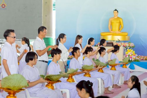 ภาพ No.228489:วันเสาร์ที่ 7 มิถุนายน พ.ศ. 2568 พิธีปลงผมโครงการอุปสมบทหมู่ธรรมทายาท ระดับอุดมศึกษา รุ่นที่ 52 ภาคฤดูฝน ณ วิหารคด 9 วัดพระธรรมกาย