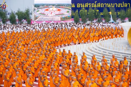 ภาพ No.118156:พิธีจุดประทีปถวายเป็นพุทธบูชา และบูชาธรรมมหาปูชนียาจารย์ พระมงคลเทพมุนี(สด จนฺทสโร) วันที่ 24 มกราคม พ.ศ. 2567 ณ อนุสรณ์สถานบางปลา อ.บางเลน จ.นครปฐม