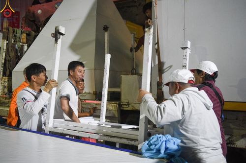 ภาพ No.151603:V.55 ทีมใหญ่ที่หาดใหญ่ เจ้าหน้าที่ทุกสถานะ หลายสัญชาติ ร่วมกันจัดงานตักบาตรที่หาดใหญ่ วันที่ 10-11 สิงหาคม พ.ศ. 2567