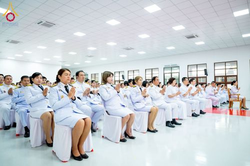 ภาพ No.275988:วันที่ 5 ธันวาคม พ.ศ. 2568 พสกนิกรอำเภอคลองหลวง พร้อมใจบำเพ็ญกุศลอุทิศถวาย “ในหลวงรัชกาลที่ 9” น้อมรำลึกในพระมหากรุณาธิคุณ เนื่องในวันคล้ายวันพระบรมราชสมภพ วันชาติ และวันพ่อแห่งชาติ ณ อาคารปลูกศรัทธา 2 วัดพระธรรมกาย อำเภอคลองหลวง จังหวัดปทุมธานี