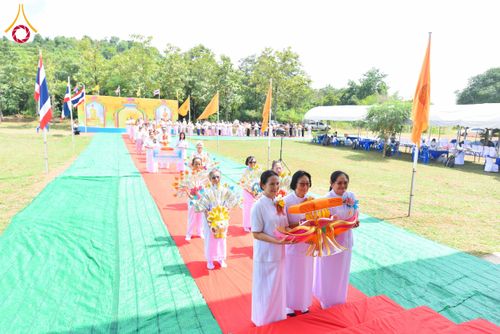 ภาพ No.164709:พิธีทอดกฐิน ณ ธุดงคสถานเขาย้อย เพชรบุรี สร้างอาคารปฏิบัติธรรม พระมงคลเทพมุนี(สด จนฺทสโร) ตำบลสระพัง อำเภอเขาย้อย จังหวัดเพชรบุรี วันอาทิตย์ ที่ 20 ตุลาคม พ.ศ. 2567