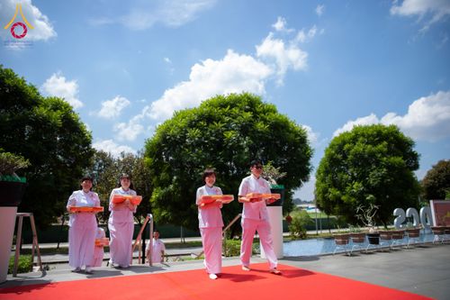 ภาพ No.172004:พิธีทอดกฐิน วัดพระธรรมกายสิงคโปร์ วันอาทิตย์ที่ 27 ตุลาคม พ.ศ. 2567