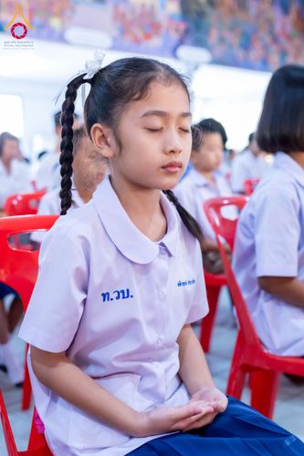 ภาพ No.197419:พิธีทอดผ้าป่าทำนุบำรุงศาสนสถาน ณ วัดโบสถ์(บน) ตำบลบางคูเวียง อำเภอบางกรวย จังหวัดนนทบุรี ในโครงการธรรมยาตรา กตัญญูบูชา มหาปูชนียาจารย์ พระมงคลเทพมุนี(สด จนฺทสโร) พระผู้ปราบมาร อนุสรณ์สถาน 7 แห่ง ปีที่ 13 วันที่ 17 มกราคม พ.ศ. 2568