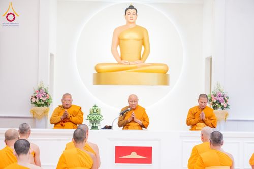 ภาพ No.62350:คณะศิษยานุศิษย์รวมใจสถาปนาและสมโภช ธรรมจักร เพื่ออัญเชิญประดิษฐาน ณ ยอดอุโบสถ 80 ปี หลวงพ่อธัมมชโย วัดพระธรรมกายนิวเจอร์ซี ประเทศสหรัฐอเมริกา  วันอาทิตย์ที่ 7 เมษายน พ.ศ. 2567