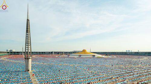 ภาพ No.219551:วันอังคารที่ 22 เมษายน พ.ศ. 2568 พิธีถวายมหาสังฆทานคณะสงฆ์ 40,000 กว่าวัดทั่วประเทศ เนื่องในวันคุ้มครองโลก ณ วัดพระธรรมกาย จ.ปทุมธานี