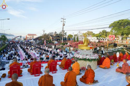 ภาพ No.106777:พิธีตักบาตรพระ ๒๐๐ รูป  "สร้างบุญใหญ่ ส่งท้ายปีเก่า ต้อนรับปีใหม่ ๒๕๖๗" วันอาทิตย์ที่ ๓๑ ธันวาคม ๒๕๖๖ ณ ถนนหน้าที่ว่าการอำเภอภูเรือ อำเภอภูเรือ จังหวัดเลย