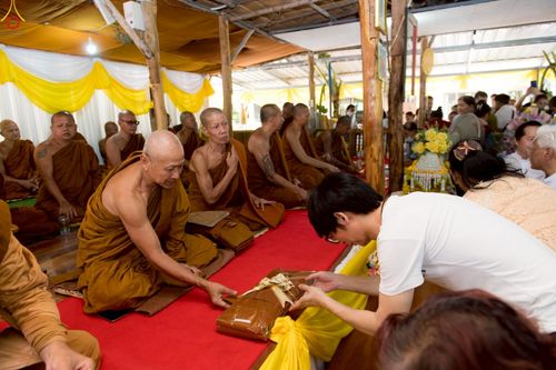 ภาพ No.262878:วันที่ 11 ตุลาคม พ.ศ. 2568 พิธีทอดกฐินสามัคคีทั่วไทย 30,000 วัด โดยคณะศิษยานุศิษย์ บูชาธรรม 81 ปี หลวงพ่อธัมมชโย ณ สำนักปฏิบัติธรรมเปล่งศรีธรรมจักร อ.หนองหญ้าไซ จ.สุพรรณบุรี