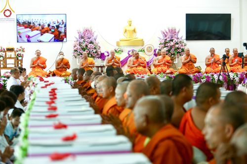 ภาพ No.107278:พิธีเจริญพระพุทธมนต์ ปฏิบัติธรรม มอบทุนการศึกษา ถวายสังฆทาน 140 วัด ณ ศุนย์ปฏิบัติธรรมพระมงคลเทพมุนี อ.สองพี่น้อง จ.สุพรรณบุรี วันเสาร์ที่ 6 มกราคม พ.ศ. 2567