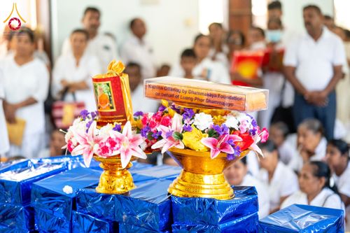 ภาพ No.175875:พิธีทอดผ้าป่าสมทบกฐิน ณ วัดธัมเมสวา รามายา มาตะเล ศรีลังกา โดยมูลนิธิธรรมกาย ในนามหลวงพ่อธัมมชโย วันที่ 9 พฤศจิกายน พ.ศ. 2567