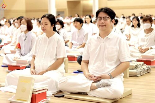 ภาพ No.228292:วันอาทิตย์ที่ 8 มิถุนายน พ.ศ. 2568 พิธีถวายทุนสนับสนุนพระไตรปิฎกฉบับธรรมชัย และอนุรักษ์คัมภีร์โบราณ ณ ห้องแก้วสารพัดนึก 2 วัดพระธรรมกาย