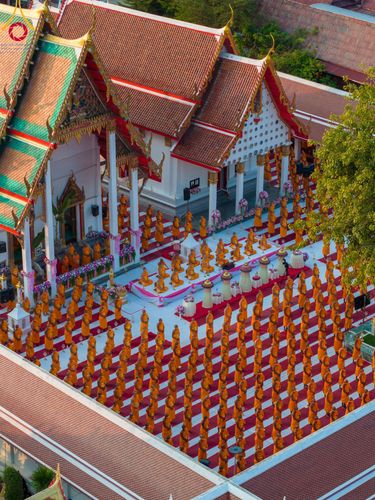 ภาพ No.111985:พิธีจุดประทีปถวายเป็นพุทธบูชา และบูชาธรรมมหาปูชนียาจารย์ พระมงคลเทพมุนี(สด จนฺทสโร) ในโครงการธรรมยาตรา กตัญญูบูชา มหาปูชนียาจารย์ พระมงคลเทพมุนี(สด จนฺทสโร) พระผู้ปราบมาร อนุสรณ์สถาน 7 แห่ง ปีที่ 12 วันที่ 14 มกราคม พ.ศ. 2567 ณ วัดสองพี่น้อง อ.สองพี่น้อง