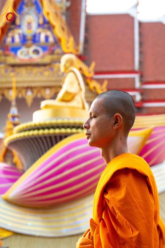 ภาพ No.197033:พระธรรมยาตราปฏิบัติธรรม และถ่ายภาพหมู่ประวัติศาสตร์ ณ วัดโบสถ์(บน) ตำบลบางคูเวียง อำเภอบางกรวย จังหวัดนนทบุรี ในโครงการธรรมยาตรา กตัญญูบูชา มหาปูชนียาจารย์ พระมงคลเทพมุนี(สด จนฺทสโร) พระผู้ปราบมาร อนุสรณ์สถาน 7 แห่ง ปีที่ 13 วันที่ 18 มกราคม พ.ศ. 2568