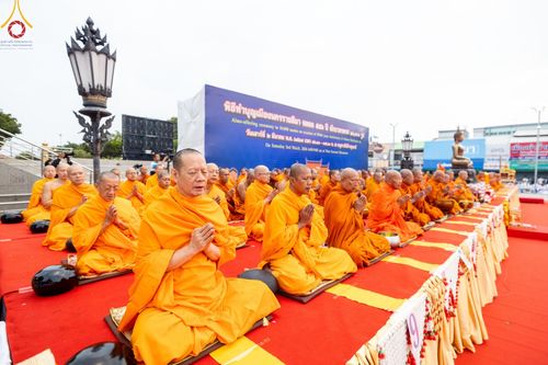 ภาพ No.126306:พิธีทำบุญเมืองนครราชสีมา ฉลอง 556 ปี ตักบาตรพระ 10,000 รูป ในวันเสาร์ที่ 2 มีนาคม พ.ศ.2567 ณ อนุสาวรีย์ท้าวสุรนารี จ.นครราชสีมา จัดโดย คณะสงฆ์จังหวัดนครราชสีมา ร่วมกับสำนักงานจังหวัดนครราชสีมา