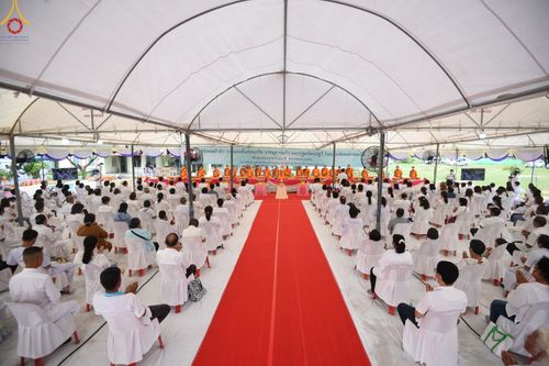 พิธีวางแผ่นพื้นคอนกรีต บรรจุดวงแก้ว และปฐมรัตนปฐวี ในบ่อมงคลมหาสมบัติ เพื่อสถาปนาอาคาร 80 ปี หลวงพ่อธัมมชโย วันอาทิตย์ที่ 15 ตุลาคม พ.ศ. 2566 ณ ศูนย์ปฎิบัติธรรมวิหารแดง จ.สระบุรี