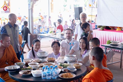 ภาพ No.182421:พิธีทอดกฐิน ณ วัดท่าชัยศรีสุทธาวาส อำเภอเมืองนครนายก จ.นครนายก ในโครงการทอดกฐินสามัคคีทั่วไทย 30,000 วัด บูชาธรรม 80 ปี หลวงพ่อธัมมชโย โดยคณะศิษยานุศิษย์วัดพระธรรมกาย วันที่ 9 พฤศจิกายน พ.ศ. 2567